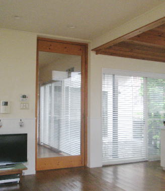 ���R�f�ނ̵��ް���݁E���ް�Ƌ�@�O�d���鎭�s�yCalmfurniture �ߓ��Ƌ�z�߲ݍރ��r���O����